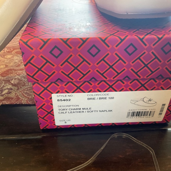 TORY BURCH TORY Charm Brie Calf Leather Mule Sz 8 Retail $278, BNIB, HTF - Picture 3 of 5
